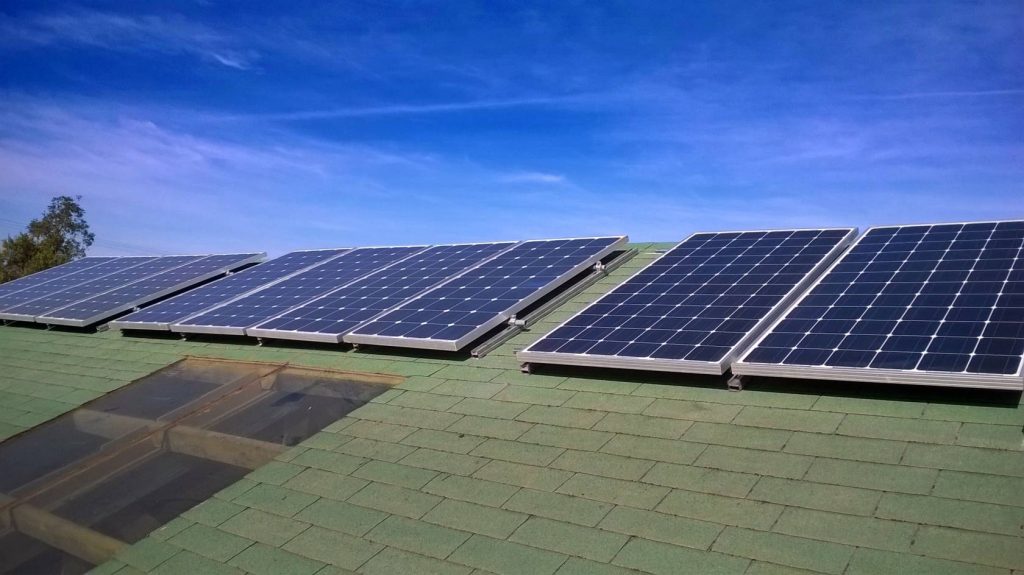 Fondo-paneles-fotovoltaicos-1024x575-1